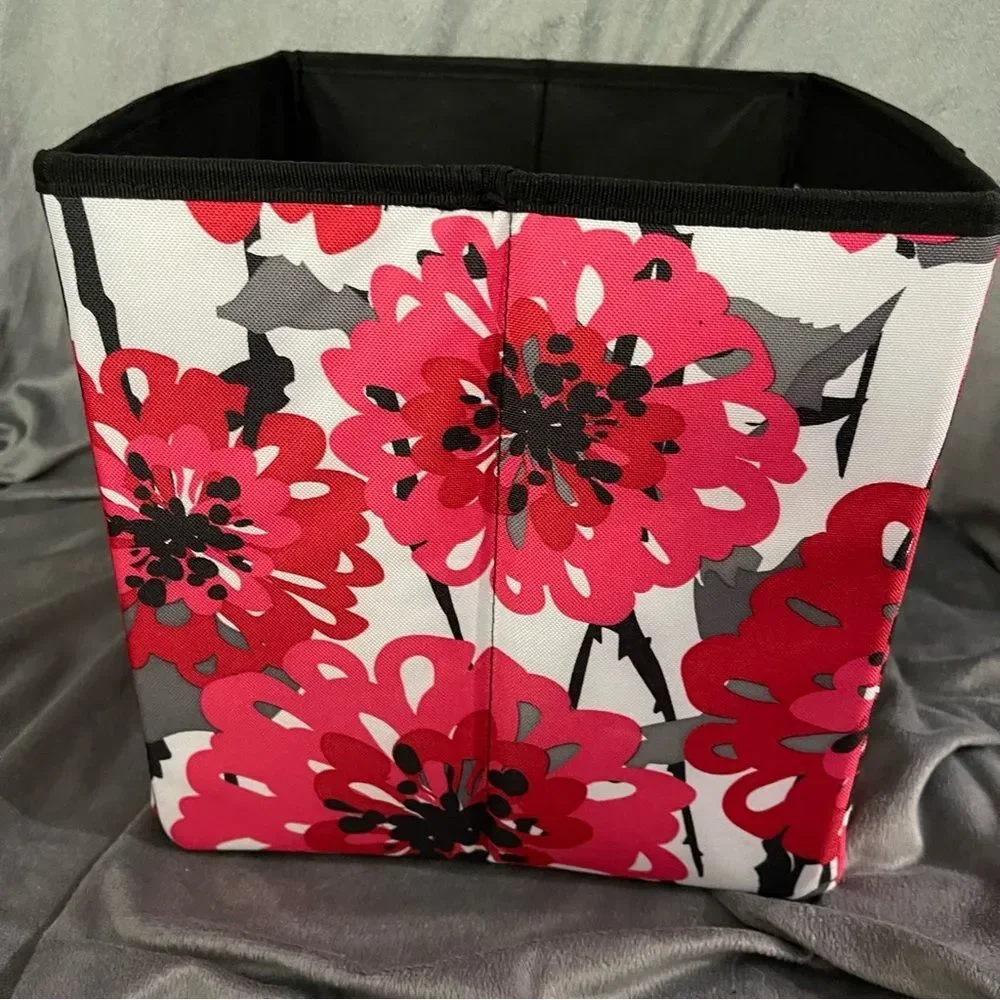 Thirty One Your Way Junior Cube in Bold Bloom- Storage/Organization Bin Like New